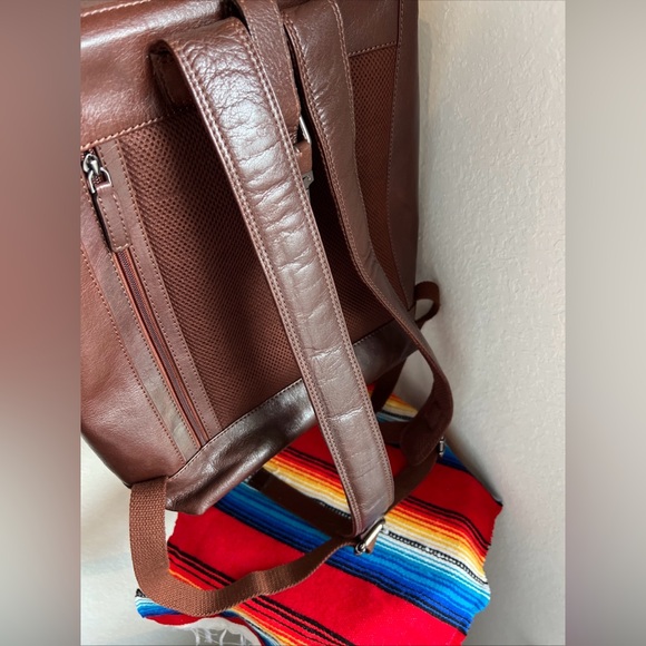 Genicci Leather Backpack Brown Laptop Work School Bag - Picture 10 of 16